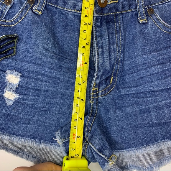 Forever 21 patchwork denim cutoff shorts size 27 - Picture 8 of 8